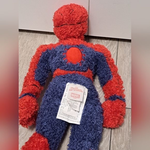 Brand New Marvel Spider-Man Fuzzy Pillow - Picture 2 of 2